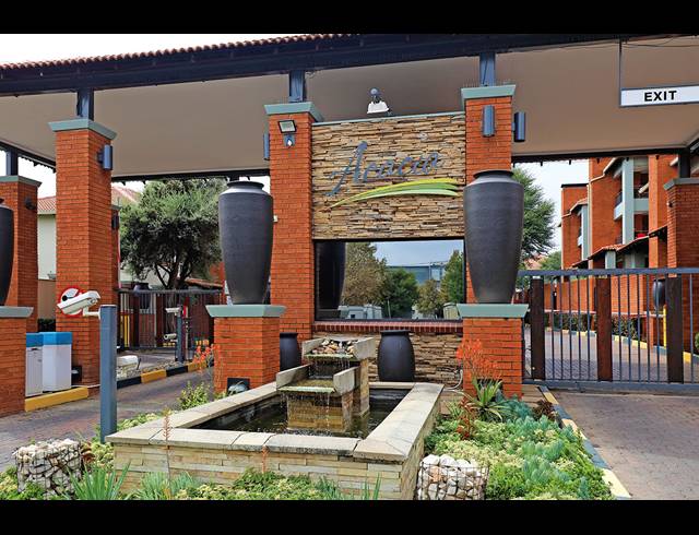 2 BEDROOM APARTMENT FOR SALE IN GREENSTONE HILL